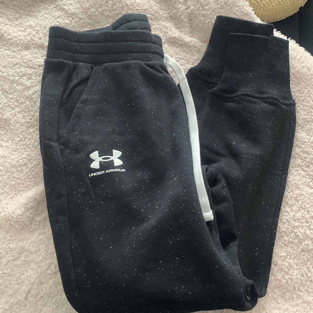 Black with specs- under armor- small